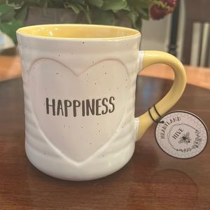 Heartland Hive “Happiness” Mug  NWT